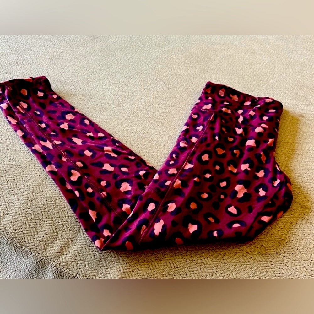 Pink cheetah print leggings - Picture 1 of 3